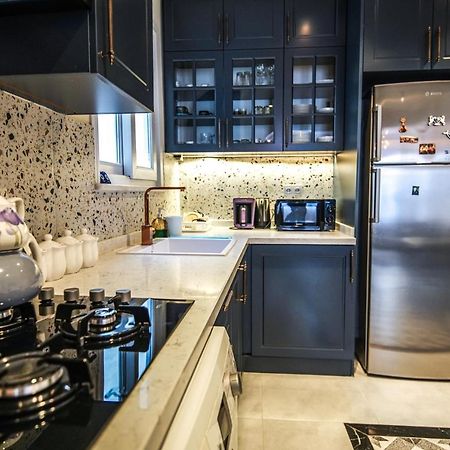 Center Of City In Besiktas 2 Plus 1 With 2 Bathroom And 3 Air Conditioner Istanbul Exterior photo
