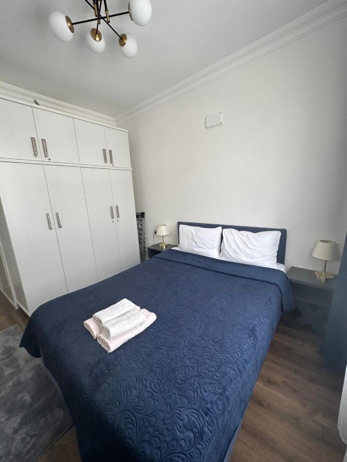 Center Of City In Besiktas 2 Plus 1 With 2 Bathroom And 3 Air Conditioner Istanbul Exterior photo