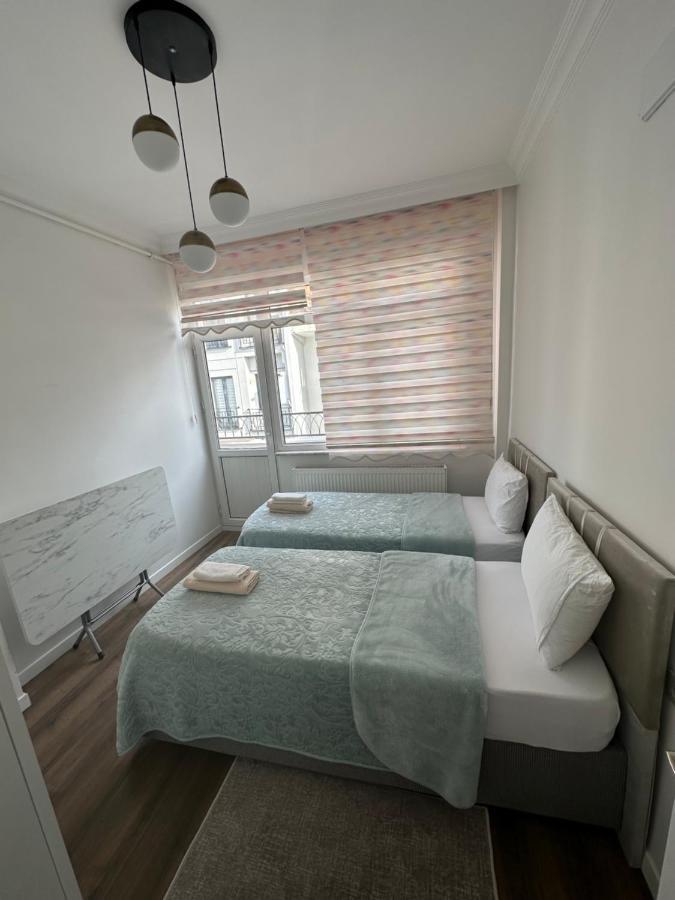 Center Of City In Besiktas 2 Plus 1 With 2 Bathroom And 3 Air Conditioner Istanbul Exterior photo