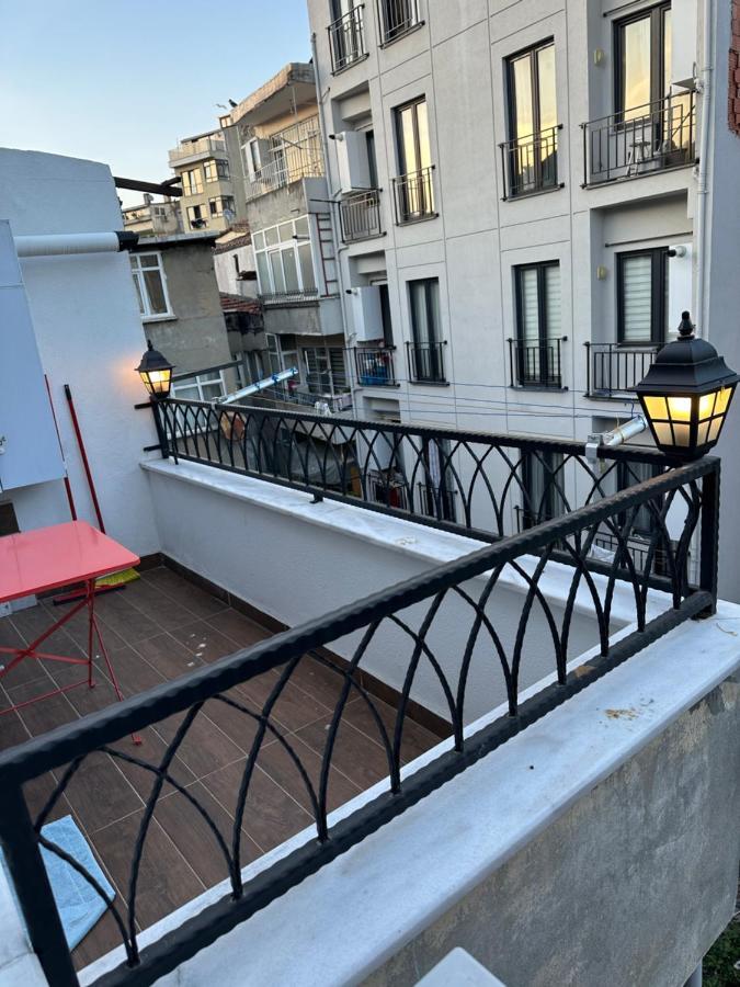 Center Of City In Besiktas 2 Plus 1 With 2 Bathroom And 3 Air Conditioner Istanbul Exterior photo